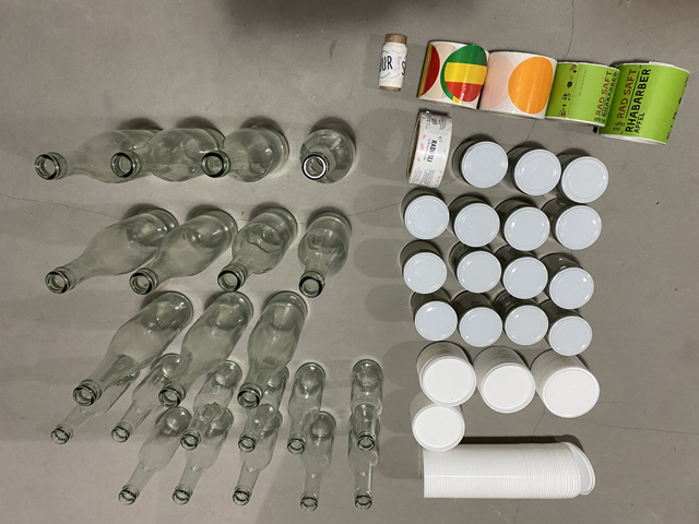 flaskor rullar etiketter lock prover.JPG