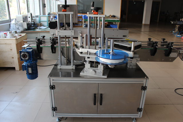 dubbelsidig etikettmaskin (2). JPG