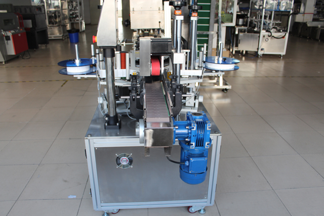 dubbelsidig etikettmaskin (3). JPG