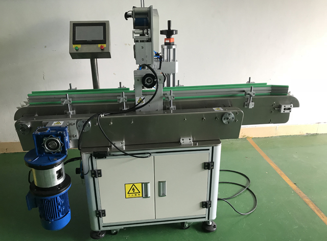 märkning läppstift maskin customized.jpg