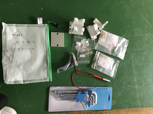 reservdelar till läppstift bottom labeling.jpg