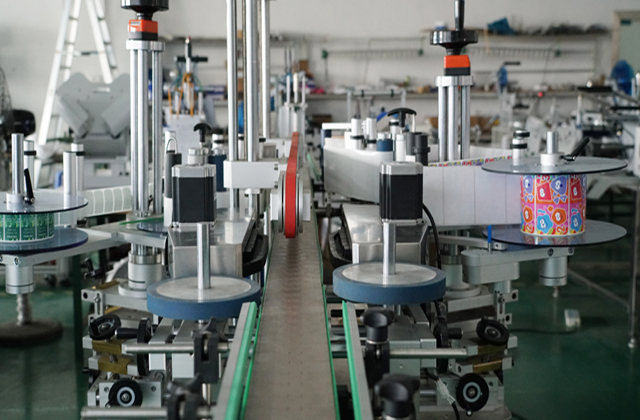 dubbelsidig etiketteringsmaskiner.jpg