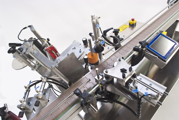 round bottle labeler equipment etiketteringsutrustning för rund flaska.jpg