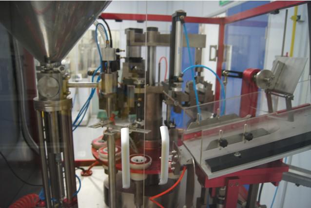 automatic tubes filling sealing machine for toothpaste lagringstank.jpg