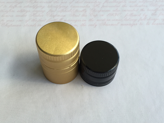 screw caps metallkapslar.jpg