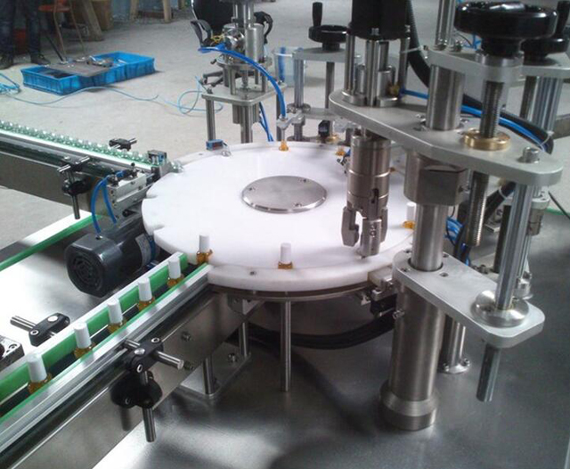 påfyllningsmunstycke capping.jpg