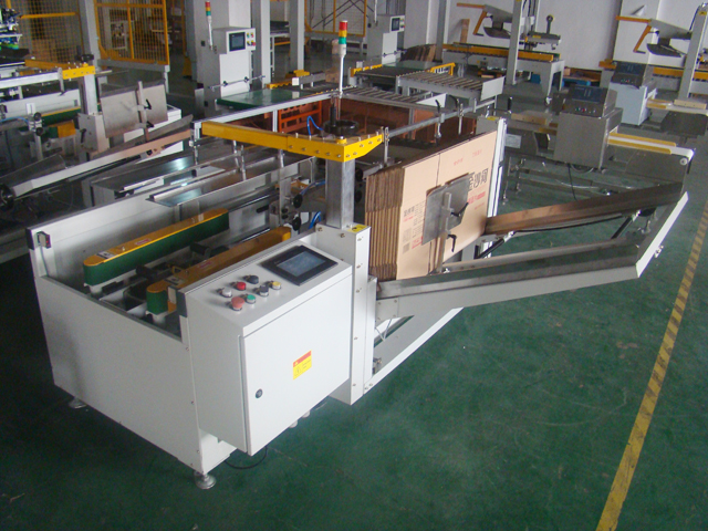 kartonguppställare automatisk fabrik.JPG