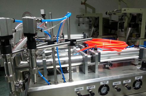 horisontell vätskefyllare helt pneumatisk.jpg