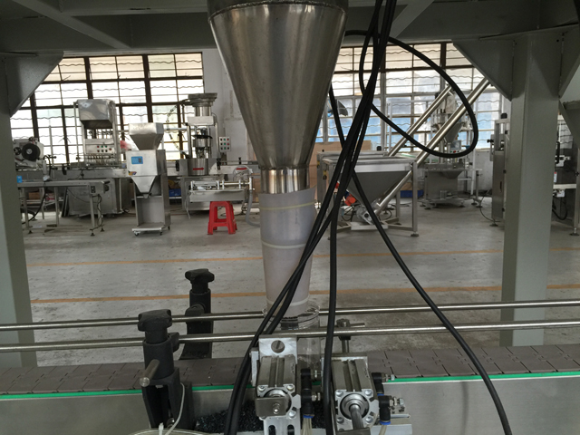 påfyllningsmunstycken för granulat filler.jpg