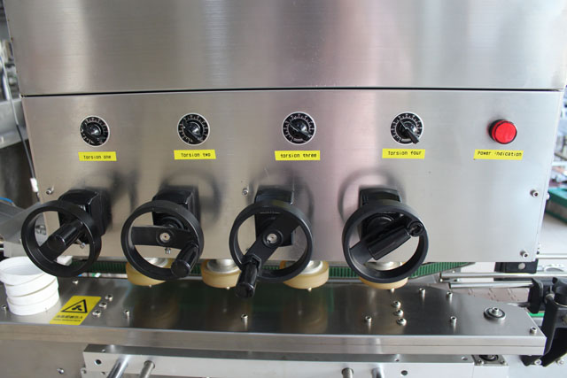 HÖGHASTIGHETSSKRUV CAPPER.jpg