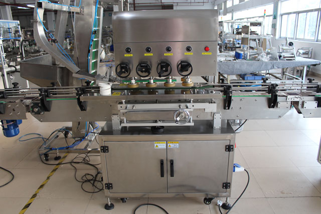 kapslingsmaskin med lyft (3).JPG