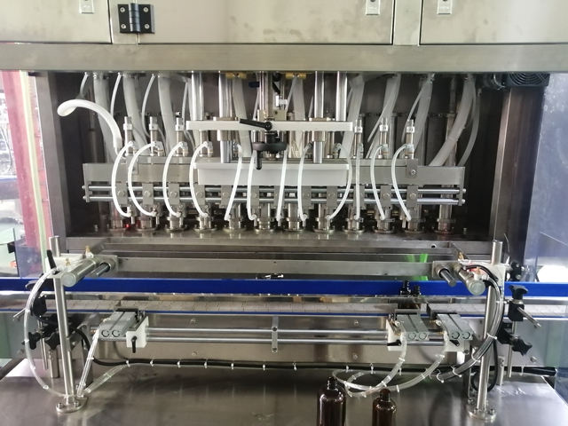 12 huvuden påfyllningsmaskin med blandningsvärmare (4).jpg