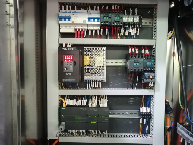 12 huvuden påfyllningsmaskin med blandningsvärmare (2).jpg