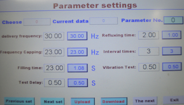 automated capping machine with touch screen controlling system pekskärmsskyddsmaskin.jpg