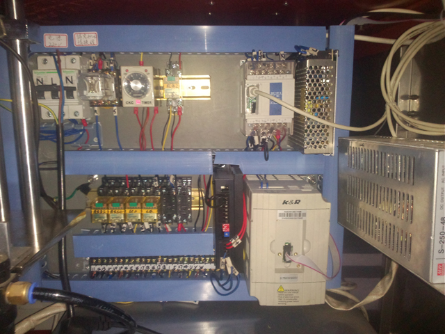 elbox för fyllning av tätningsmaskiner.jpg