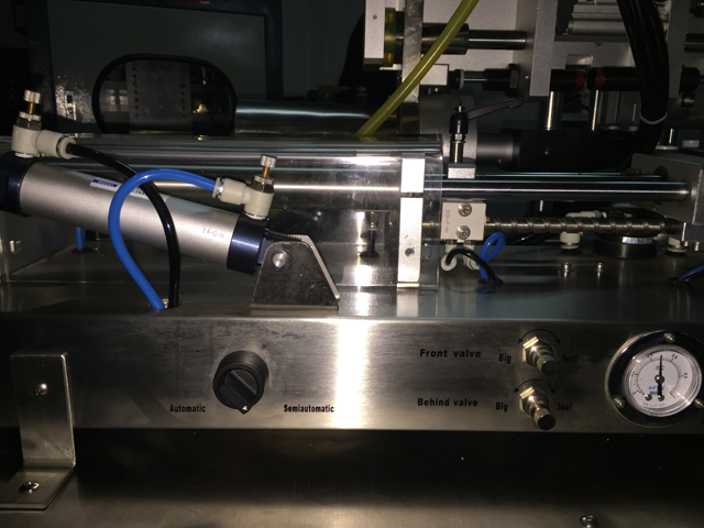 horizontal filling machine for filling process horisontell påfyllningsmaskin för tuber filler sealer.jpg