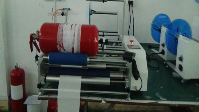 etiketteringsutrustning för brandbekämpningsprodukter.