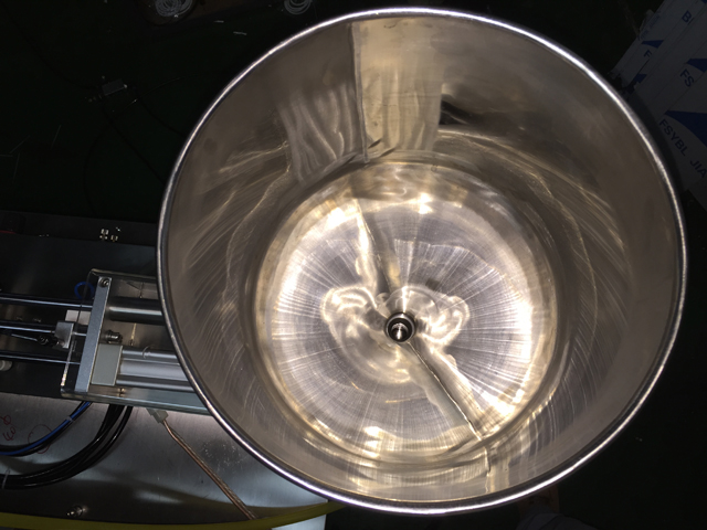 filling hopper for filling sealing påfyllningsbehållare för ultraljudsförsegling filler.jpg