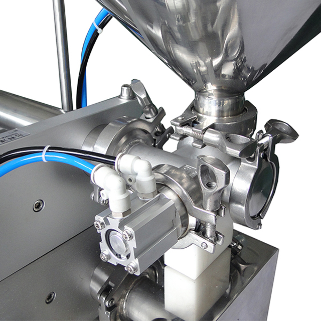 liquid filling machine for lotion shampoo cream Schampofyllningsutrustning.jpg