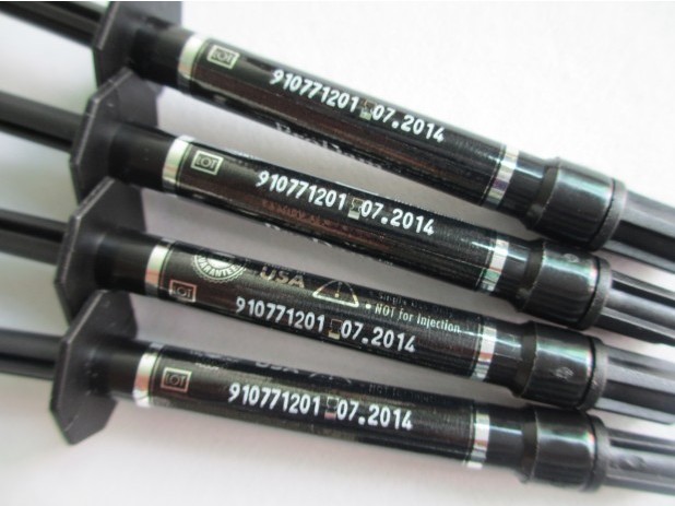 labeling printer machine for syringes sprutmärkning printing.jpg