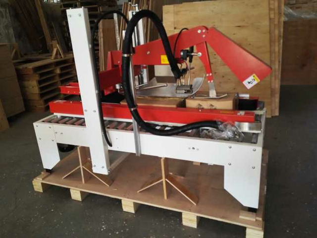 smältlimkartongförseglingsmaskin.jpg