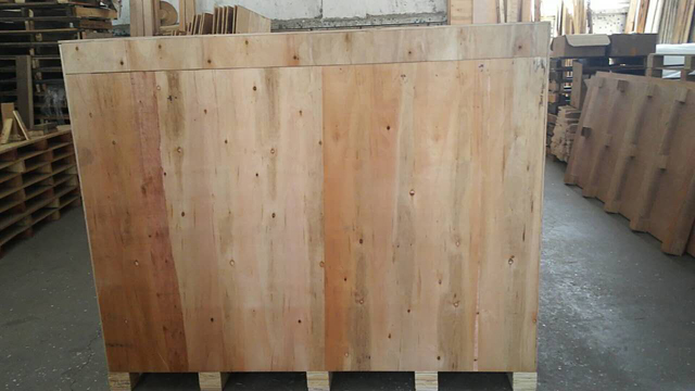 kartongförslutare i träfodral.jpg