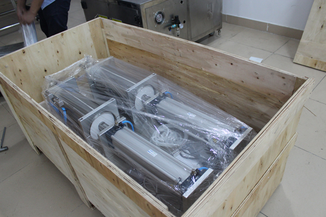 maskin inuti träfodral.jpg